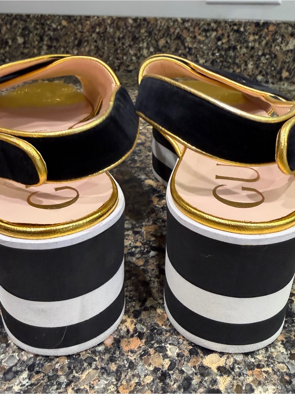 Gucci Black Velvet Platform Sandals with Gold Embroidery 38.5 - Picture 4 of 9
